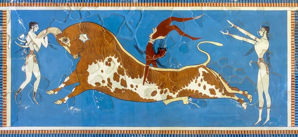 La taurocatapsia, un antiguo ritual de la civilización minoica, consistía en saltar sobre toros y simbolizaba la conexión entre la fuerza del toro y la fertilidad